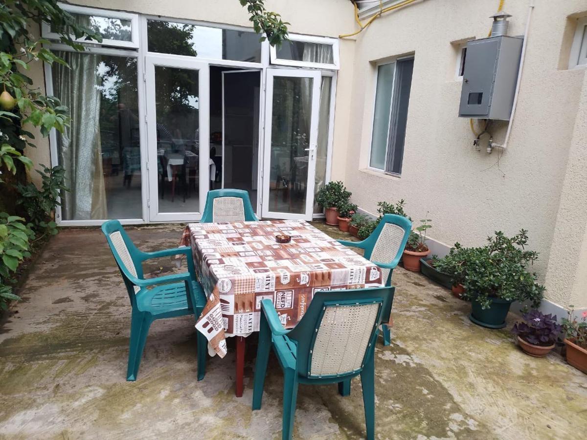 Merabi And Neli Guest House Makhinjauri Eksteriør bilde