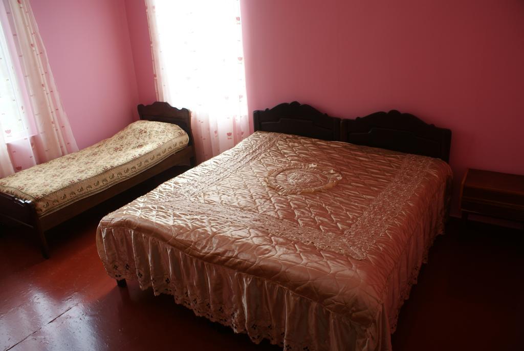 Merabi And Neli Guest House Makhinjauri Rom bilde