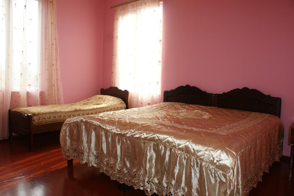 Merabi And Neli Guest House Makhinjauri Rom bilde