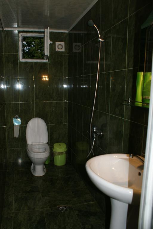 Merabi And Neli Guest House Makhinjauri Rom bilde